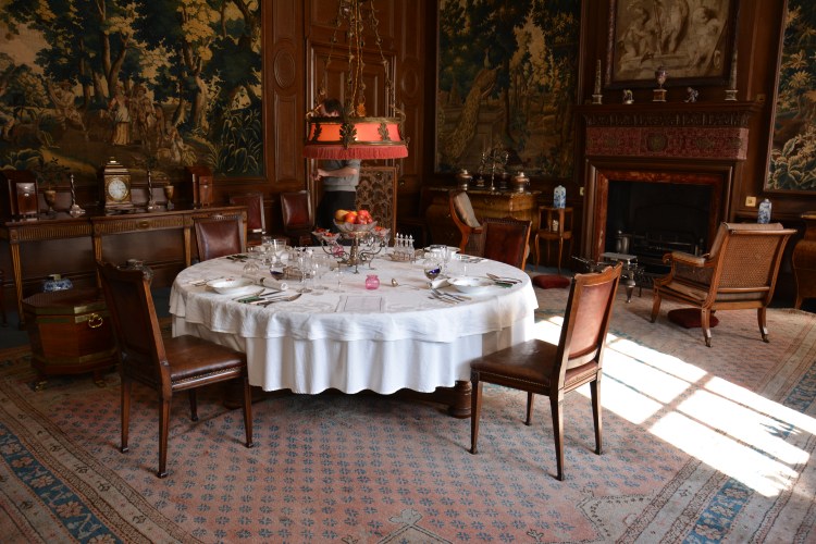 Ruang Makan, diruangan ini terdapat lukisan minyak gede